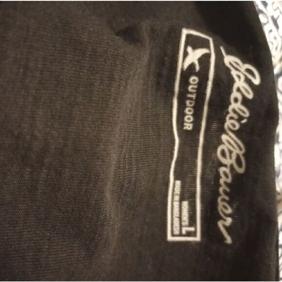 Two Eddie Bauer long sleeve tee shirts - Picture 6 of 7